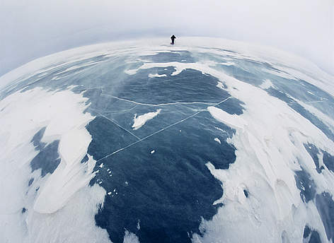 Control over the Arctic lands and much of its waters is shared by Canada, Finland, Greenland (a ...
© WWF / Martin Hartley/www.martinhartley.com rel=