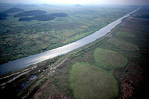 Aerial view of a canalised section of the São João River. Rio de Janeiro State, Brazil
© WWF / Edward PARKER
© WWF / Edward PARKER