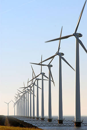 Renewable energy recognised by WWF are wind, solar, small hydro and biomass. / ©: WWF-Canon / Michel GUNTHER / ©: WWF-Canon / Michel GUNTHER