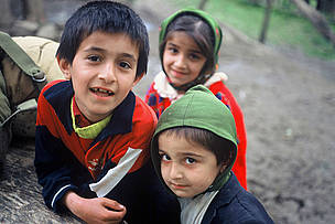 Children from a forest settlement of local people in the Talish Mountains
© WWF / Hartmut JUNGIUS
© WWF / Hartmut JUNGIUS
