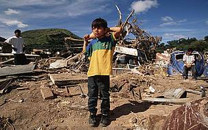 Child standing in the debris of Hurricane Mitch Tegucigalpa, Honduras.
© WWF / Nigel DICKENSON
© WWF / Nigel DICKENSON