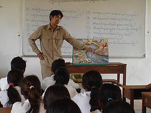 Students learn about Mekong River conservation during school visits to communities adjacent to core ...
© Hang Sereyvuth / WWF-Cambodia
© Hang Sereyvuth / WWF-Cambodia