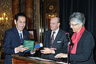 Prof. Chen Yiyu, President of NSFC, accepted the 2009 WWF (World Wildlife Fund) Duke of Edinburgh Conservation Medal at the Buckingham Palace in London, UK, on Feb. 18, 2010. Duke of Edinburgh, Prince Philip awarded the certificate and gold medal to Prof. Chen, and WWF International President Ms. Yolanda Kakabadse attended the ceremony.