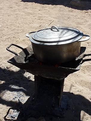 Cooking over charcoal
© WWF / Jonas Ewert
© WWF / Jonas Ewert