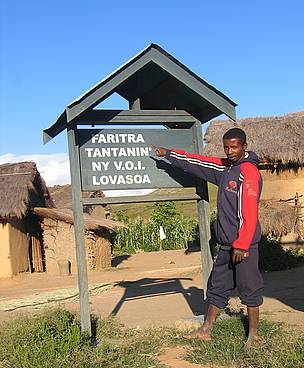 Richard Tsirinasy Bendala devant le panneau de son association locale
© Olivier van Bogaert
© Olivier van Bogaert