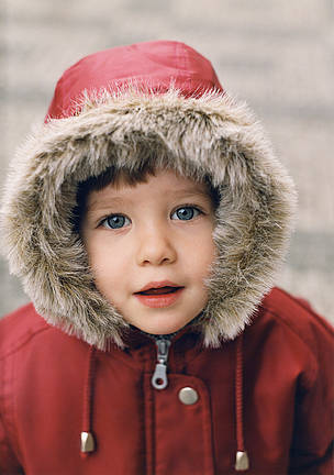 Child in a coat with the hood up
© iStockPhoto / Predrag Pantelic
© iStockPhoto / Predrag Pantelic