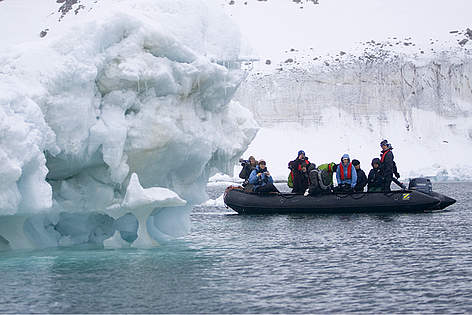 In June 2008, 18 students from nine countries - Canada, Germany, the Netherlands, Norway, Russia, ...
© WWF / Martin Hartley/www.martinhartley.com rel=