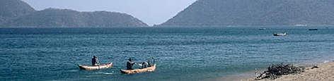 test test test
© WWF / Helena TELKÄNRANTA Local villagers with traditional dugout canoes at Lake Malawi (also known as lake Nyasa). Chembe ... rel=