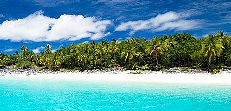 View of the shores of the Beautemps-BeauprÈs Islet, New Caledonia, France.
© Roger LeGUEN / WWF rel=