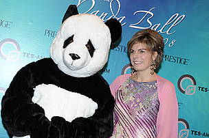 HRH Princess Laurentien of The Netherlands and the panda mascot at the first Asia Panda Ball in ...
© WWF
© WWF