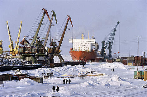 Shipping in the Arctic is already increasing. It brings with it the possibility of more jobs, but ...
© WWF / Bryan Alexander/www.arcticphoto.com rel=
