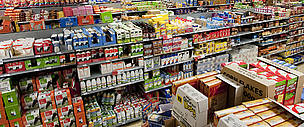 Abundenta de produse intr-un supermarket oarecare
© WWF / Richard Stonehouse
© WWF / Richard Stonehouse
