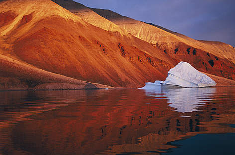 Melting iceberg on coast Qaanaaq, Greenland. The rate of loss of Greenland Ice Sheet has increased ...
© WWF / Staffan Widstrand/www.staffanwidstrand.se rel=