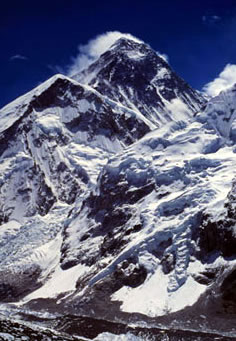 Mount Everest (8848 meters), Nepal.
© WWF / NEYRET & BENASTAR Mount Everest (8848 meters), Nepal.
© WWF / NEYRET & BENASTAR