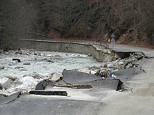 A washed-out road near the Trigradska River in Bulgaria following recent flooding.
© Petko Tzvetkov
© Petko Tzvetkov