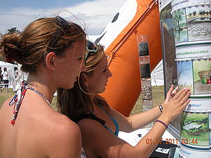 Young visitors of the Water Tour discover the importance of wetlands for freshwater.
© WWF Hungary Young visitors of the Water Tour discover the importance of wetlands for freshwater.
© WWF Hungary