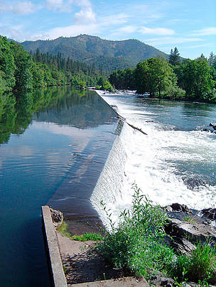 The Gold Hill Dam on the Rogue River was removed in 2008, because it no longer served its purpose ... / ©: Jamie PITTOCK / WWF-Canon / ©: Jamie PITTOCK / WWF-Canon