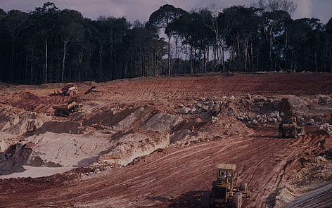 Minería a cielo abierto en la selva amazónica. Guyana / ©: Roger Leguen / WWF-Canon rel=