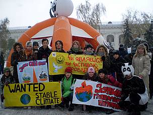 © Stanislav Suprunenko © Stanislav Suprunenko Team of Peace school on WWF Climate tour in Kiev (European schools for a living planet 08-09)