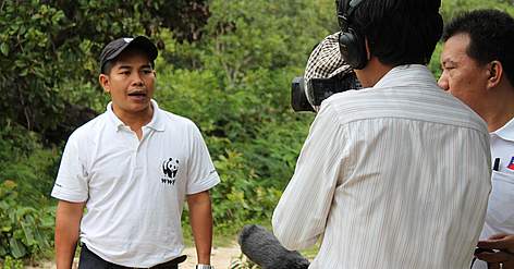 Conservation experts of WWF in Cambodia spend time for the press.
© WWF-Cambodia / Tep Asnarith rel=